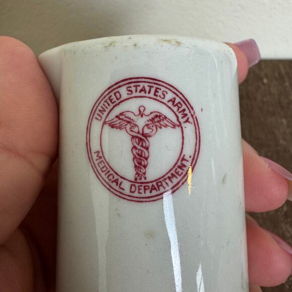 1940's Buffalo China C-12 US Army Medical Department Individual Creamer - Picture 8 of 9